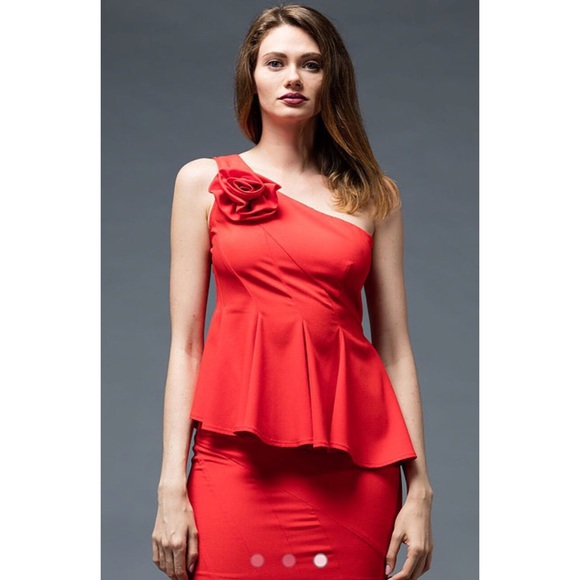 Black One Shoulder Peplum Top W Corsage Detail - Picture 3 of 4